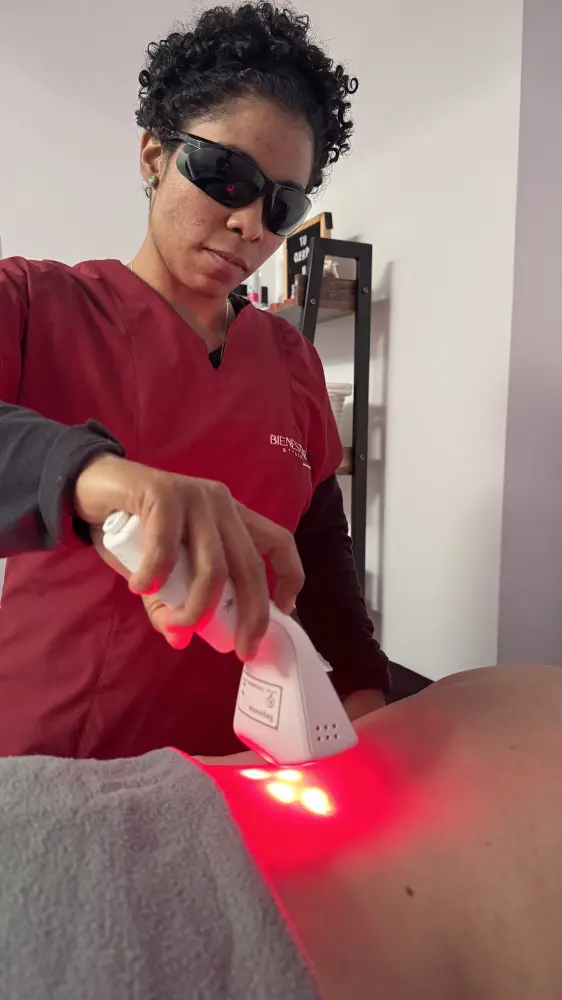 Sesion de fisioterapia en Bienestar Studio